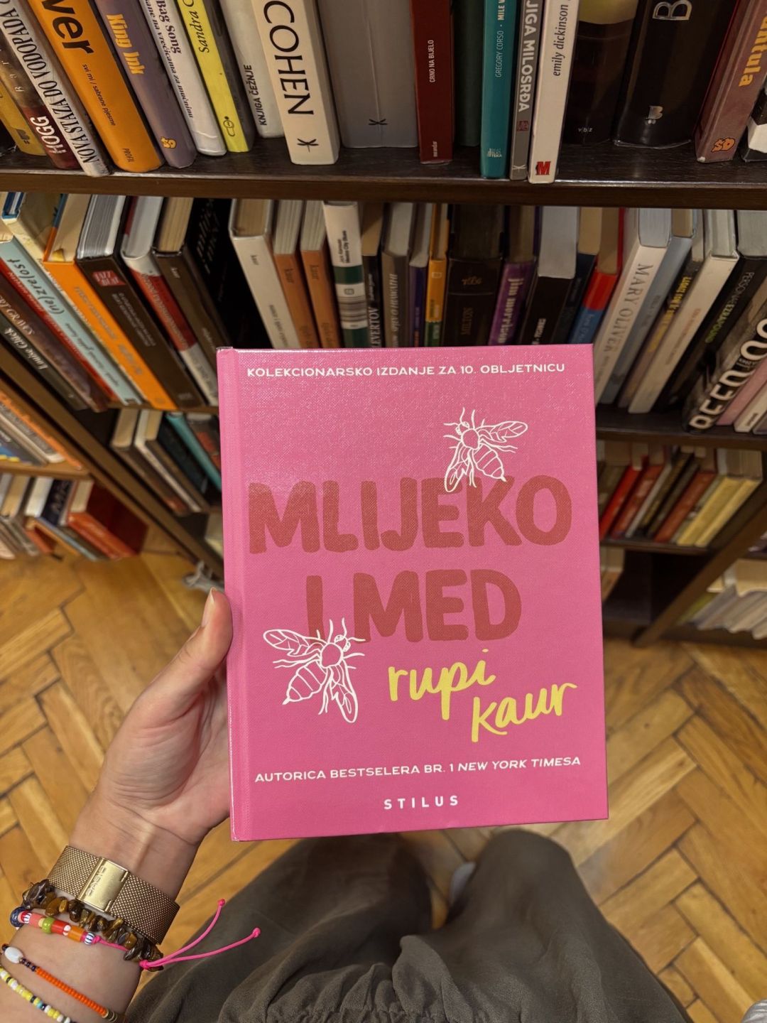 rupi kaur roza knjiga